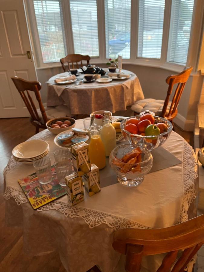 روتشفورد Southend Airport Bed & Breakfast المظهر الخارجي الصورة