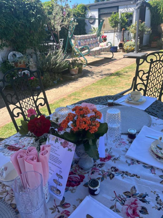 روتشفورد Southend Airport Bed & Breakfast المظهر الخارجي الصورة